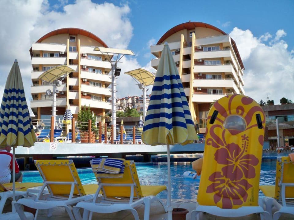 Poolinsel Alaiye Resort & Spa