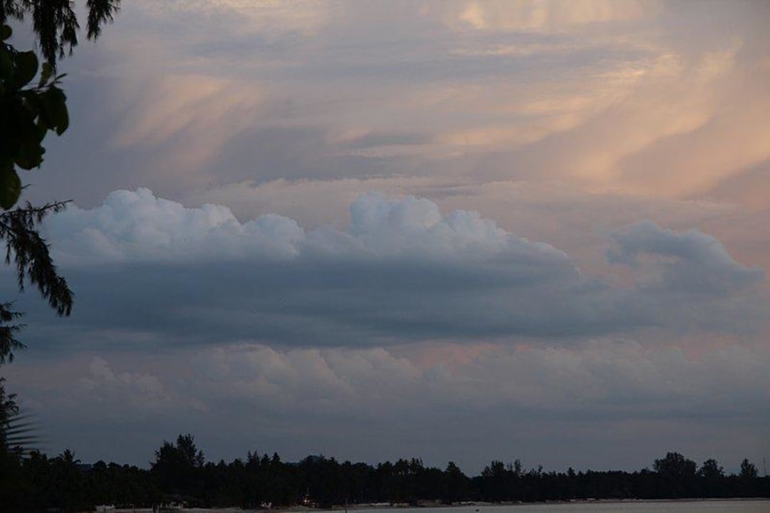 Gewitterwolken Viva Vacation Resort