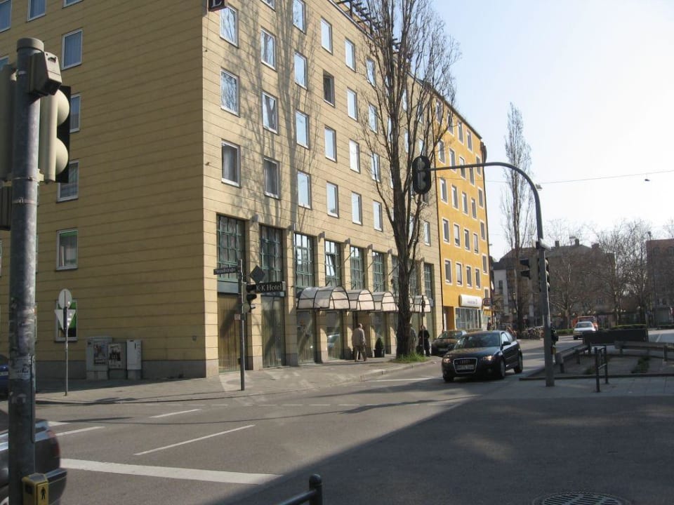 Ansicht von der U-Bahnstation aus K+K Hotel am Harras