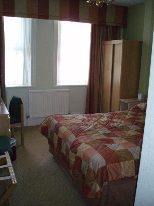 Hotelzimmer Richtung Fenster Phoenix Hotel