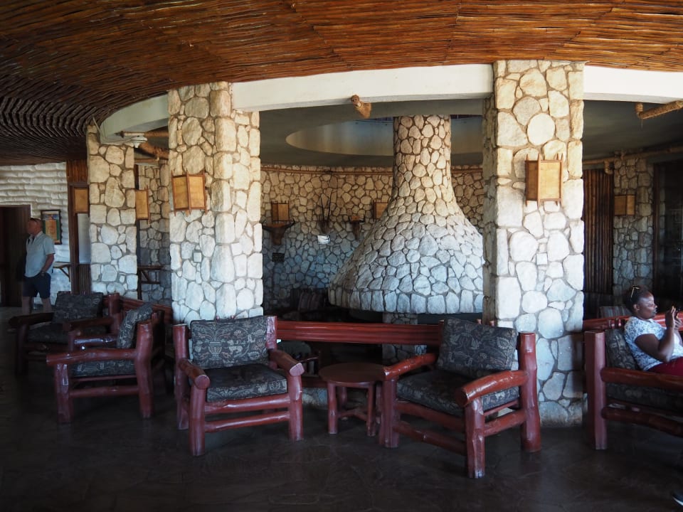 Lobby Salt Lick Safari Lodge