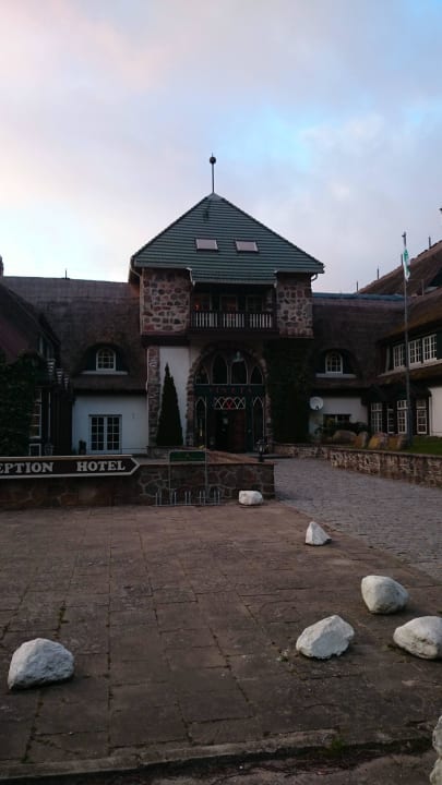 Eingang zum Hotel  Meeressterne Hotel Forsthaus Damerow