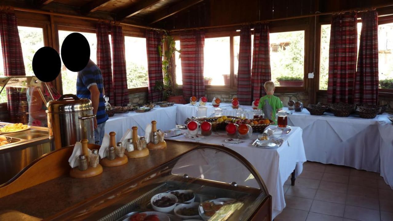 Breakfast area Stone Village Petrino Horio