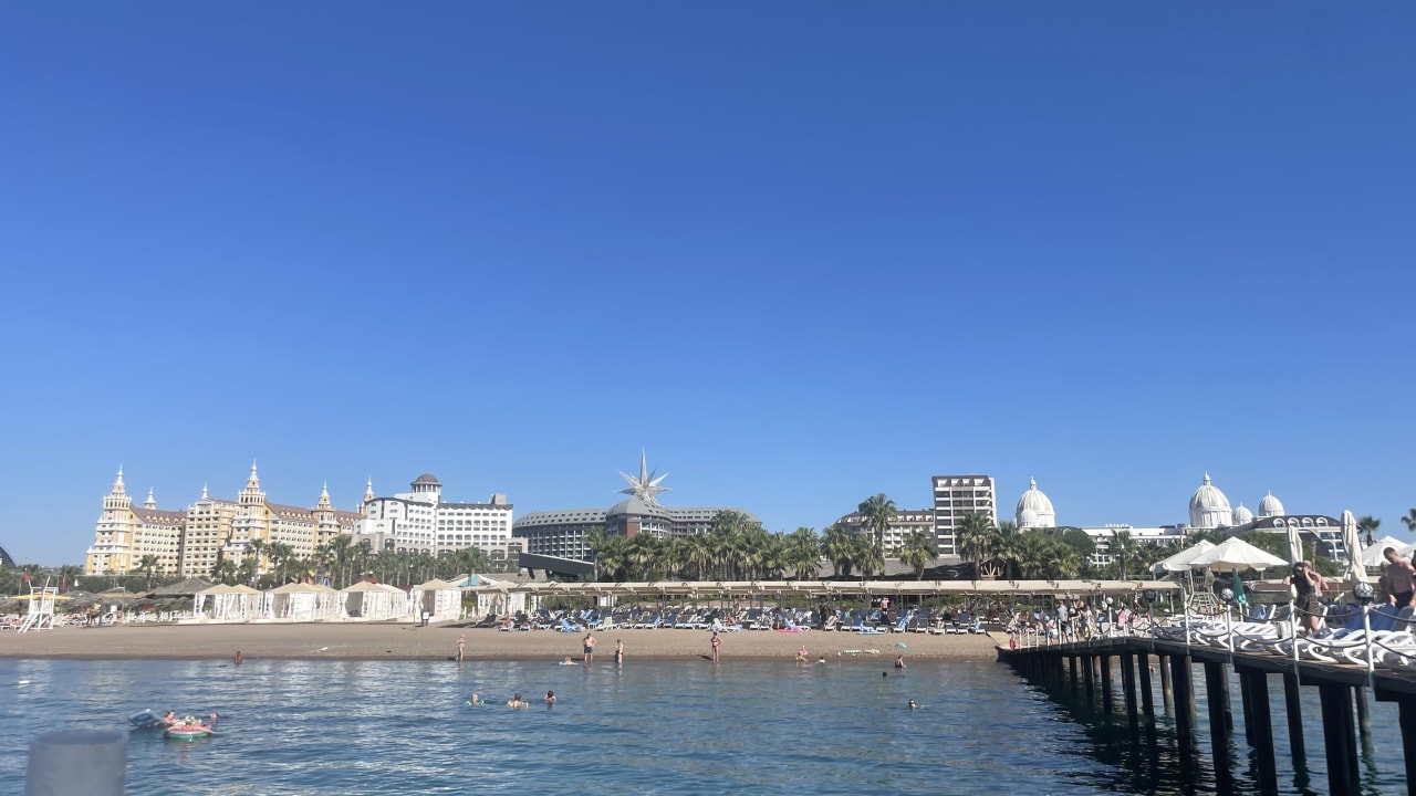 Strand Saturn Palace Resort Hotel