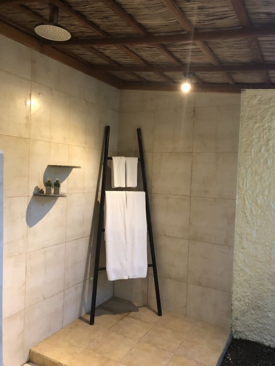 Zimmer Kuredu Island Resort & Spa