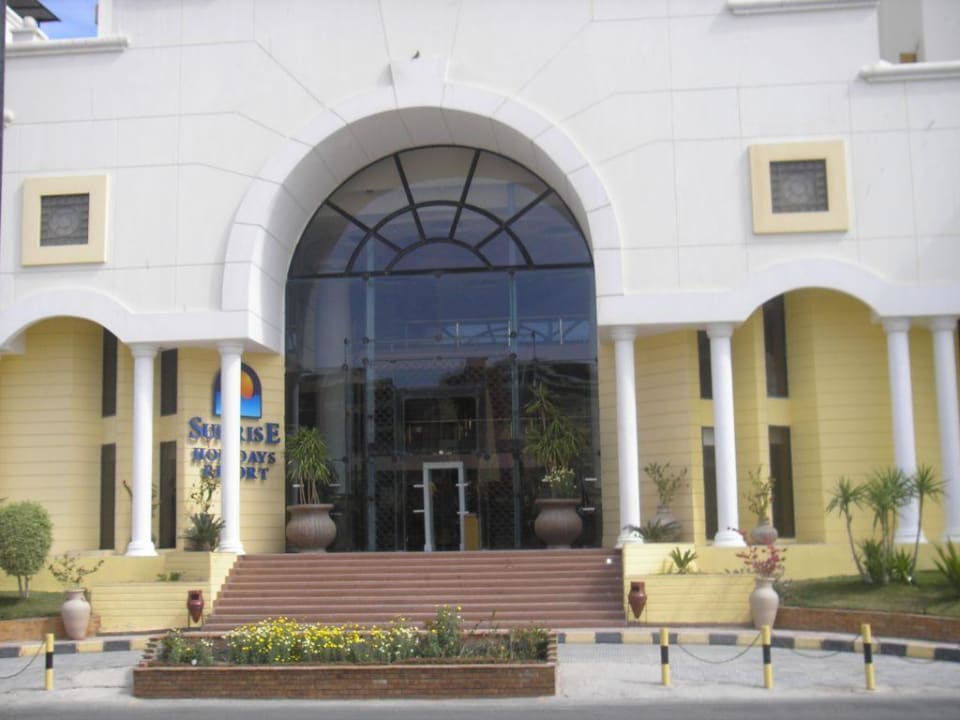 Hoteleingang SUNRISE Holidays Resort (Adults Only)