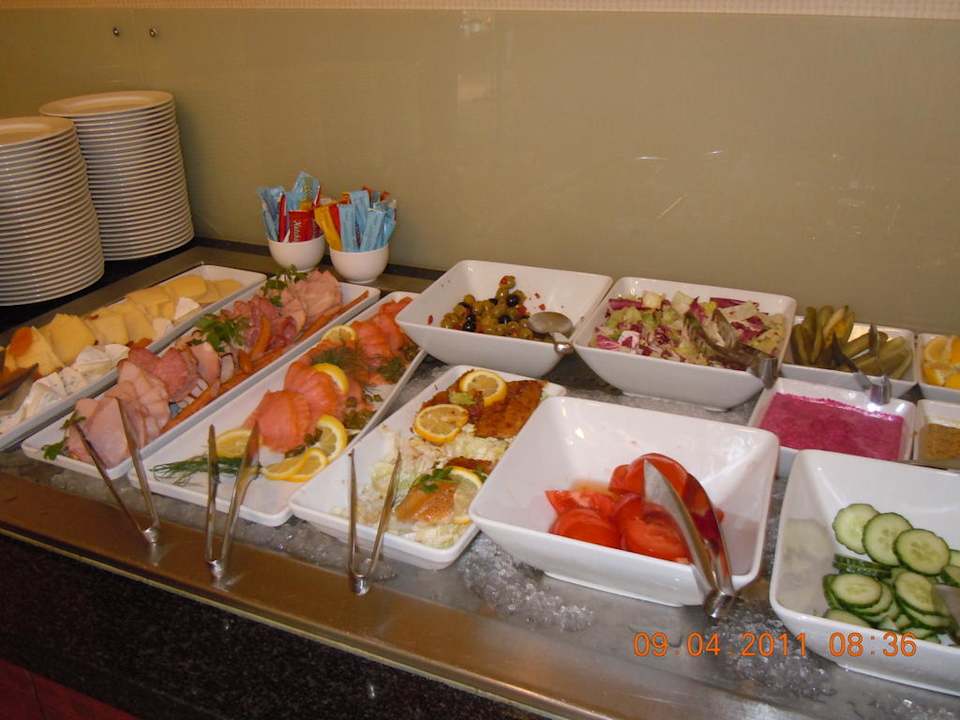 Frühstücksbuffet Hotel Courtyard by Marriott Warsaw Airport