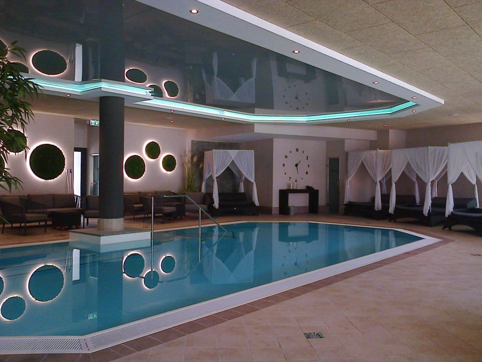 Der Pool mit Sprudel und Düsen Göbel's Vital Hotel Bad Sachsa