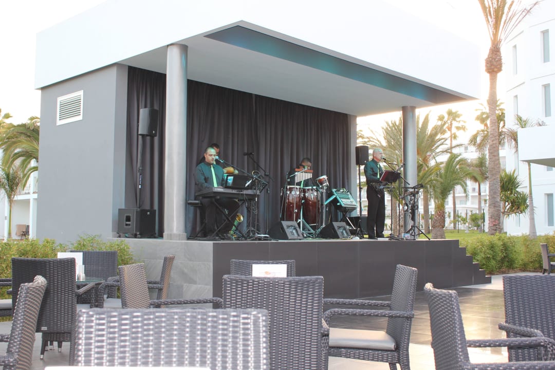 Bühne im Außenbereich Hotel Riu Palace Meloneras