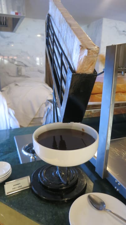 Honig direkt aus der Wabe  Furama Resort Danang