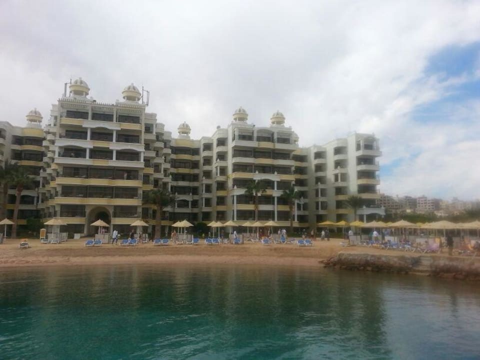 Hotel vom Strand aus gesehen SUNRISE Holidays Resort (Adults Only)
