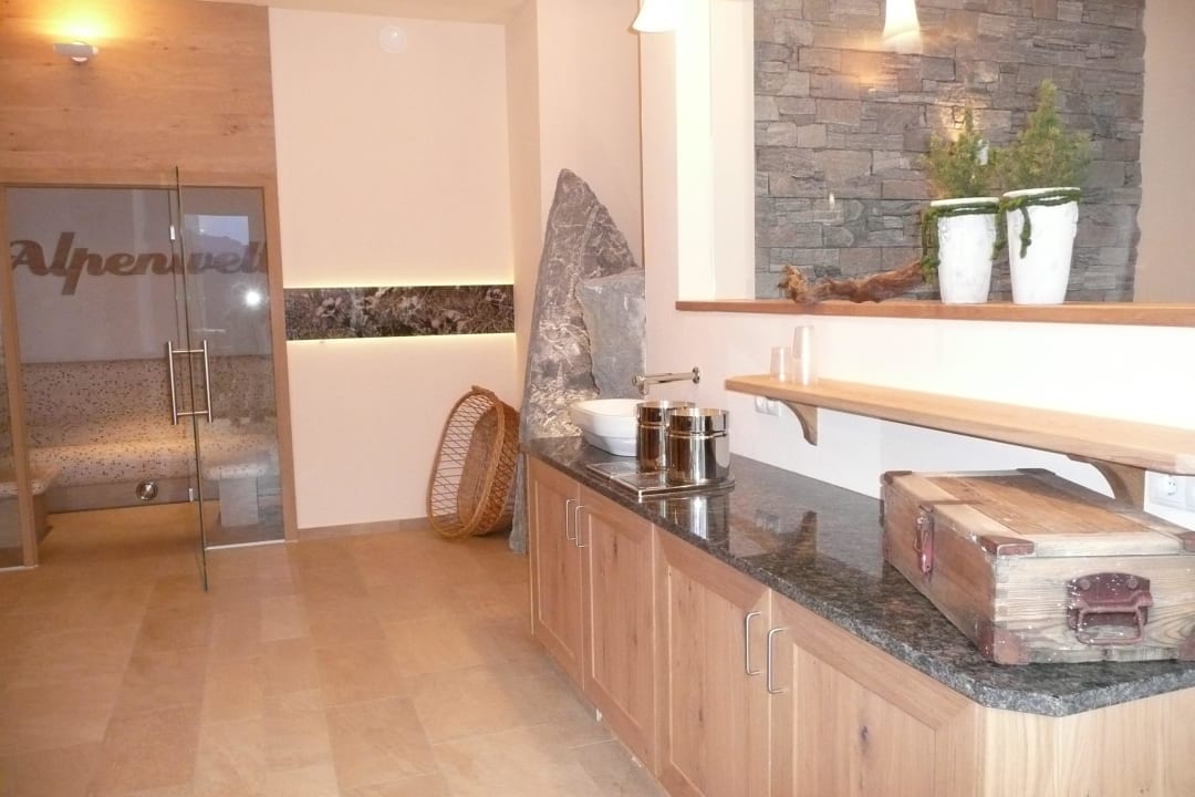 Getränke in der Saunalandschaft Hotel Alpenwelt