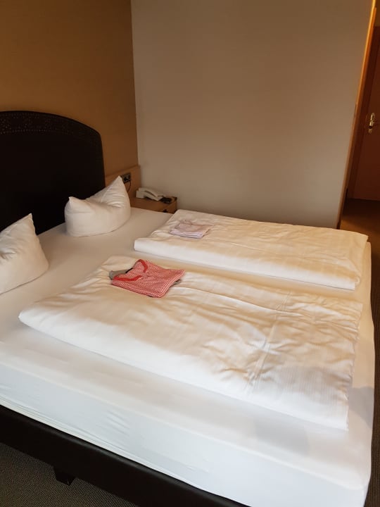 Zimmer 122 Burghotel Am Hohen Bogen