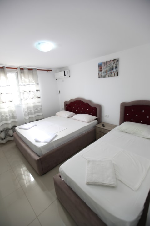 Zimmer Joni Apartments