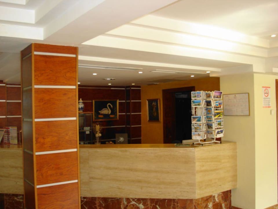 Rezeption Hotel Sant Jordi
