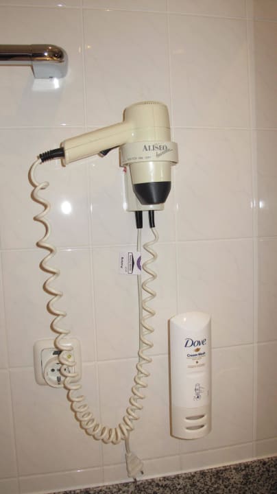 Badausstattung Leonardo Hotel Berlin