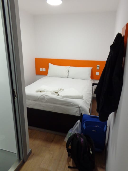 Zimmer EasyHotel London Old Street