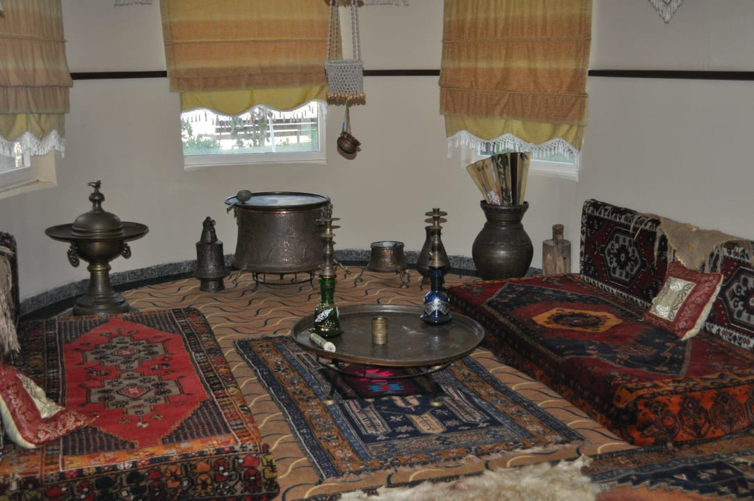 Кальянная:* Holiday Park Resort