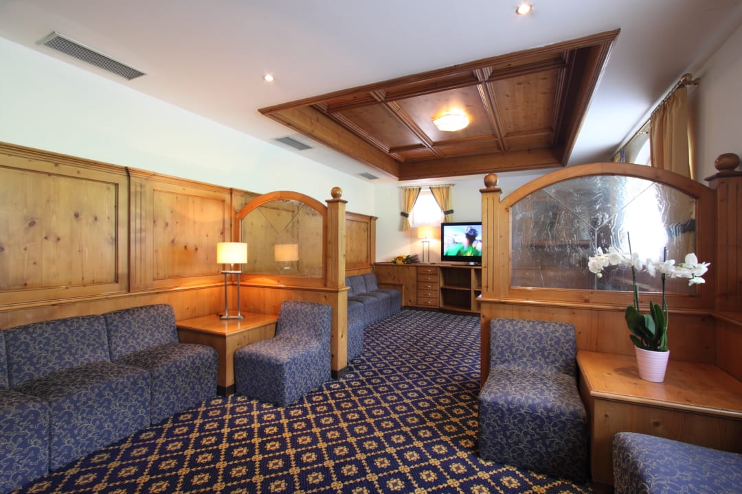 Lobby Hotel Fanes Suite & SPA