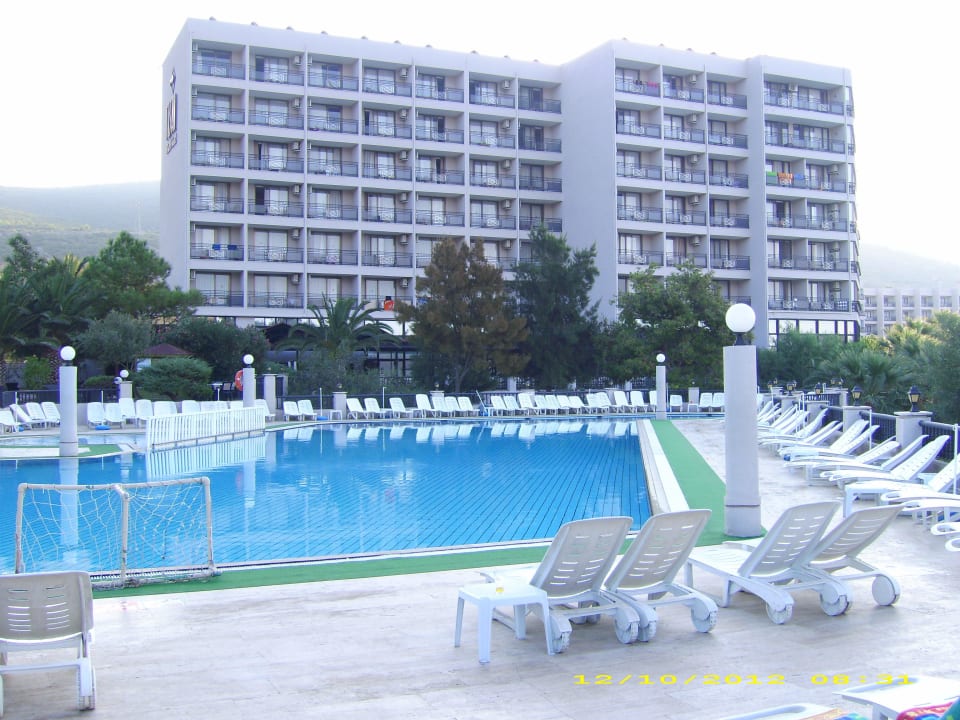 Großer Pool Tusan Beach Resort