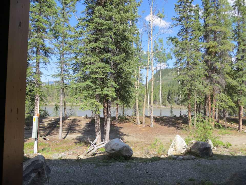 Vom Balkon zum Fluss Denali Park Village