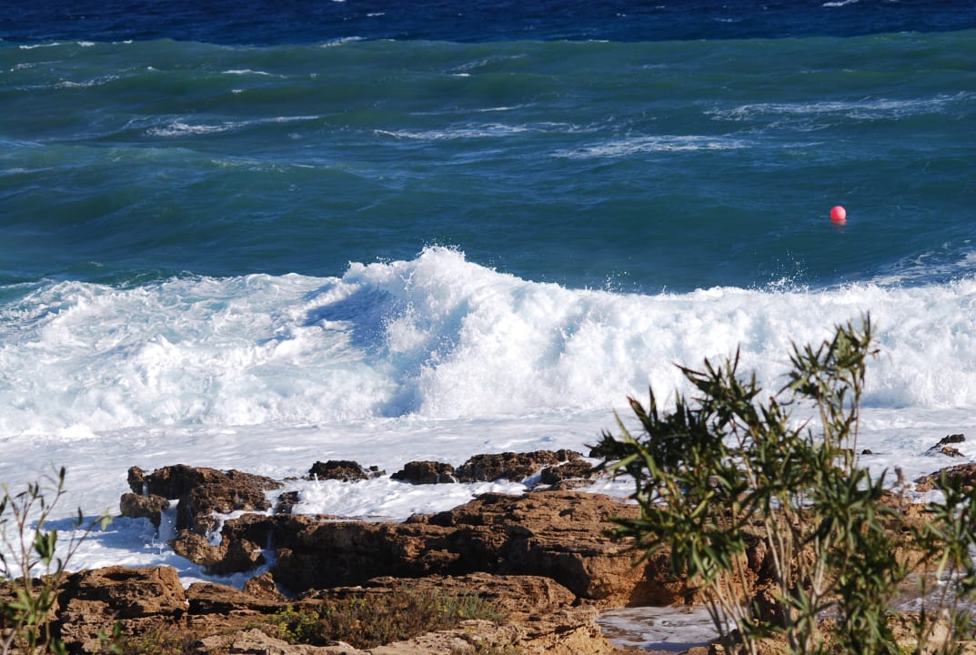 Strand Crystal Springs Beach Hotel