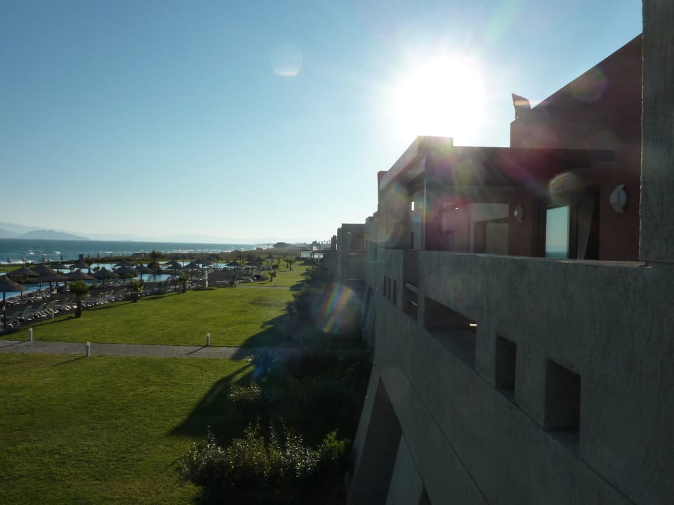 Blick vom Balkon nach rechts Astir Odysseus Kos Resort & Spa