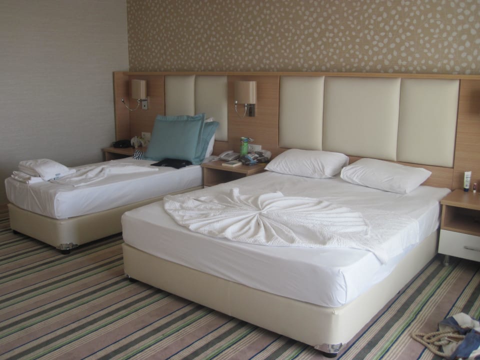 Eigentlich 3 Betten in einem Doppelzimmer - top! Hotel Royal Garden Beach