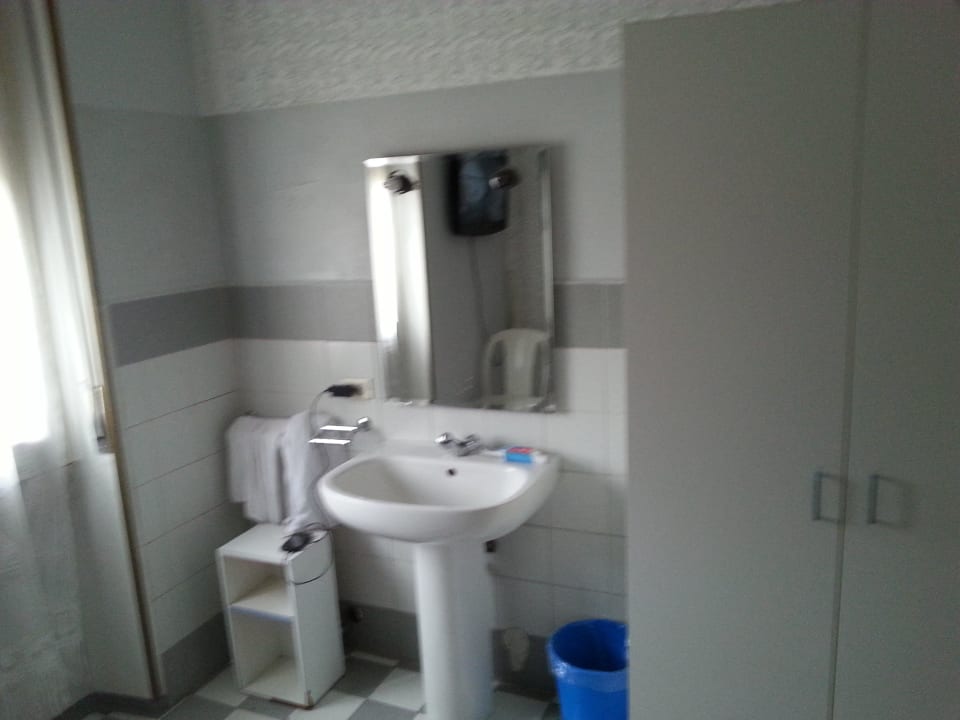 Umywalka Hotel Arno