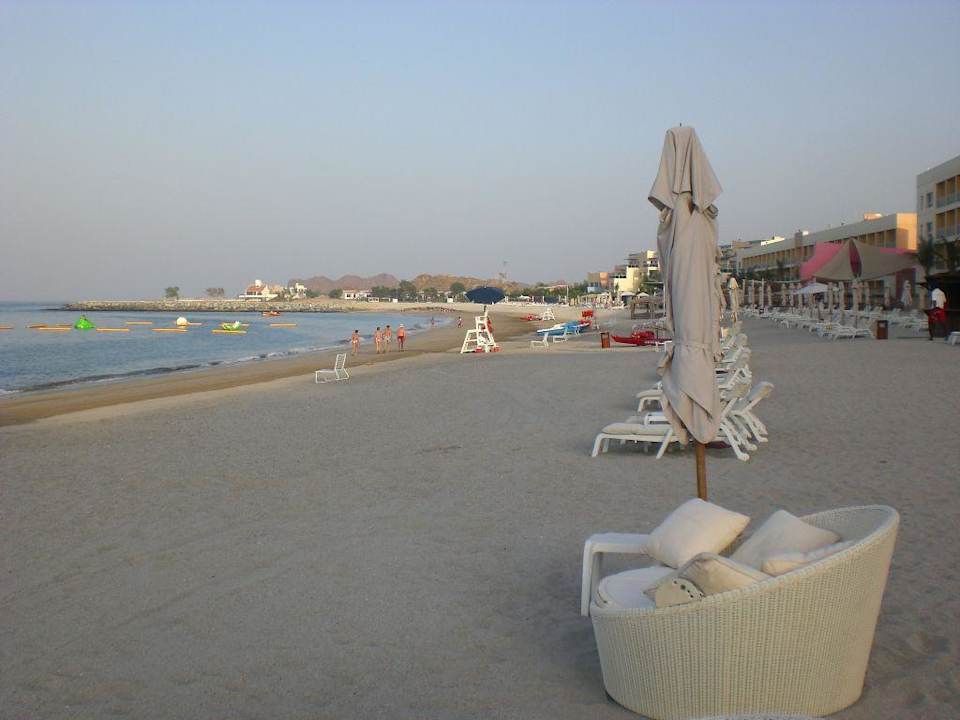 Strand bei Dämmerung Radisson Blu Resort Fujairah