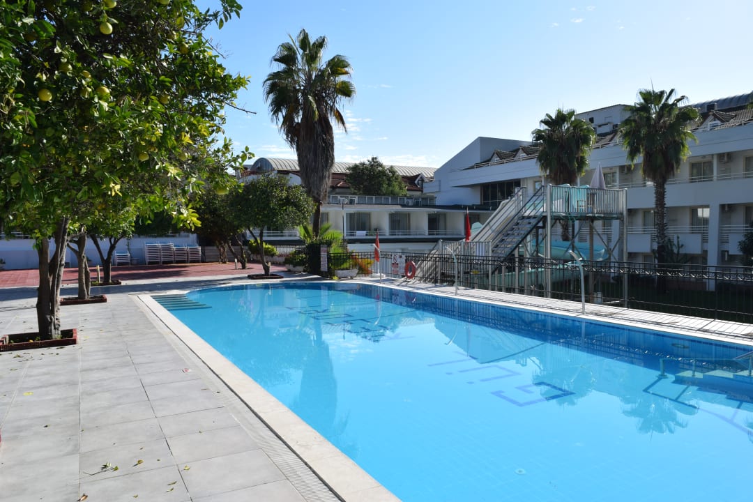 Pool Armas Gül Beach