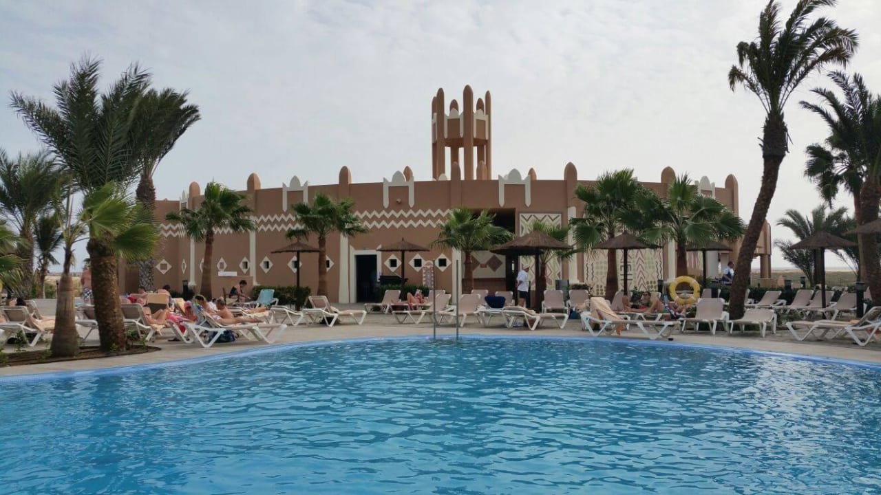 Am Pool Hotel Riu Funana