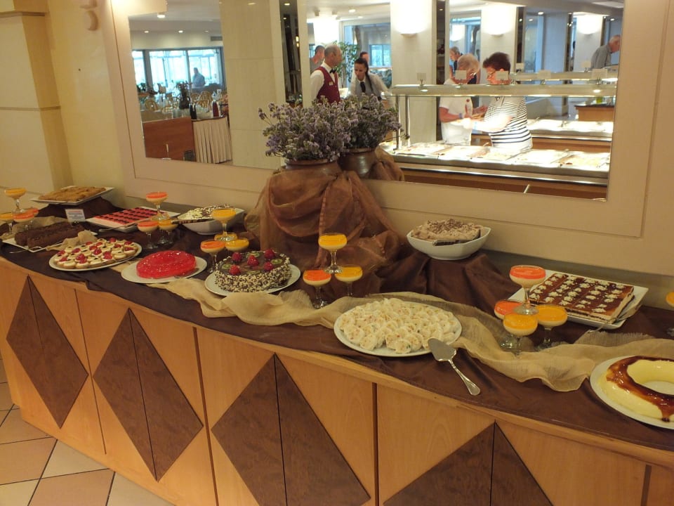 1 van de bufetten van het restaurant Anissa Beach & Village