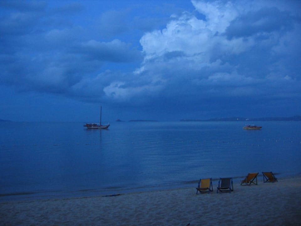 Peace Resort vor einem Wolkenbruch NH Collection Samui Peace Resort