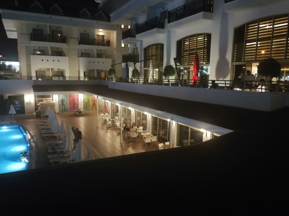 Pool Side Aquamarin Resort & Spa