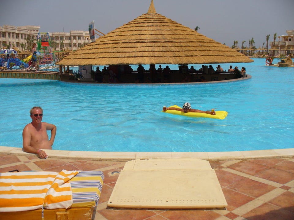 Blick auf die Poolbar Pickalbatros Palace Resort