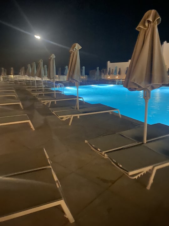 Pool Blue Sea Island