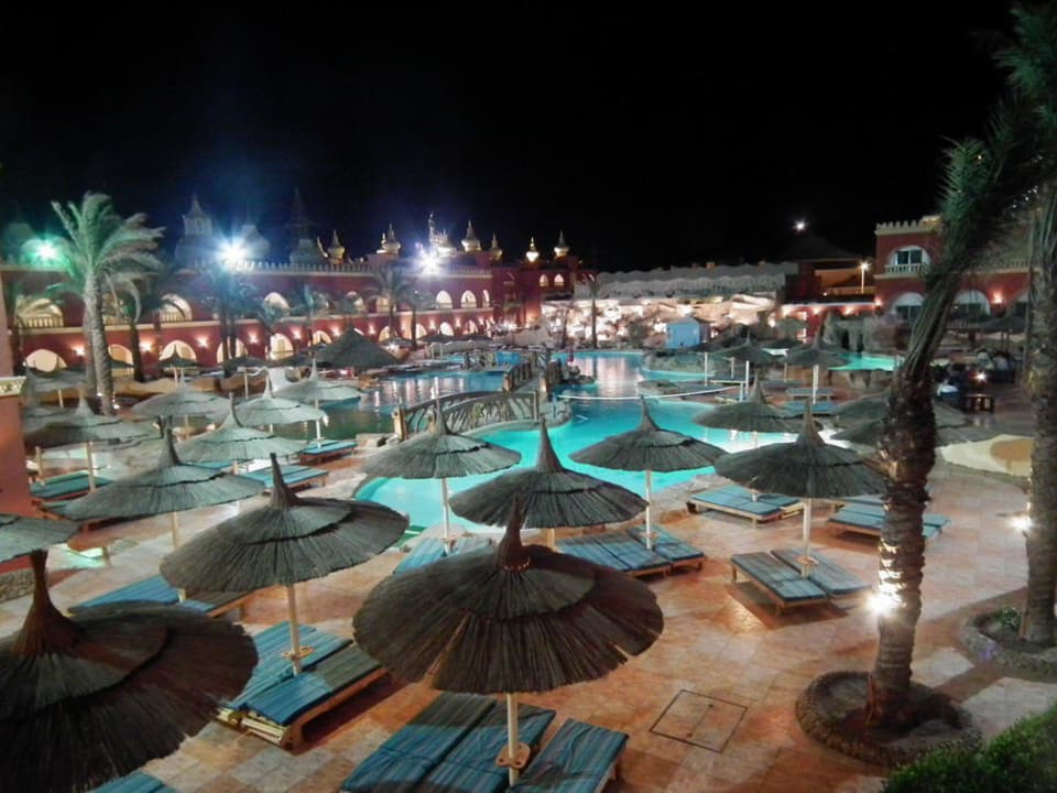 Basen noca Pickalbatros Alf Leila Wa Leila Resort - Neverland Hurghada