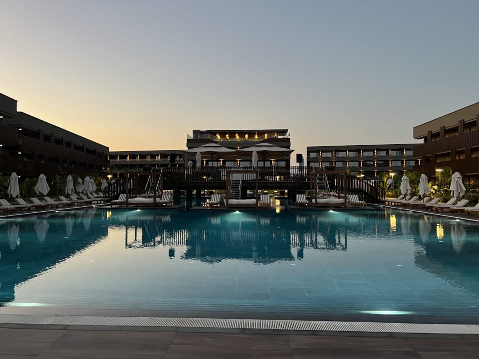 Pool Jacaranda Luxury Resort