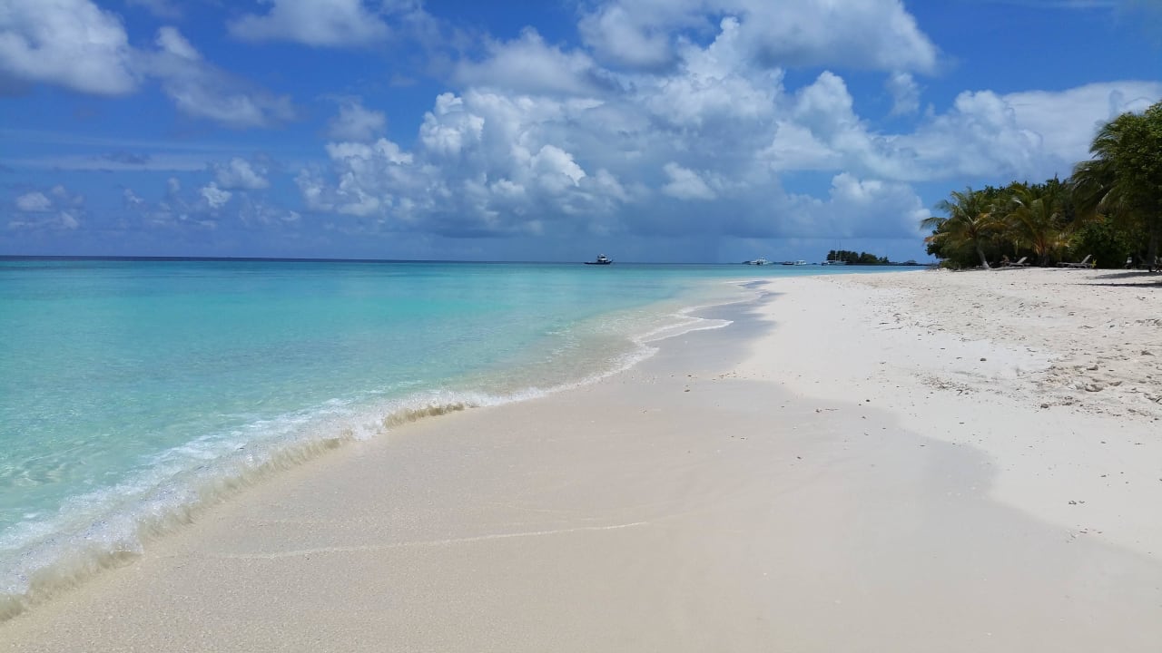 Endlose leere Strände Kuredu Island Resort & Spa