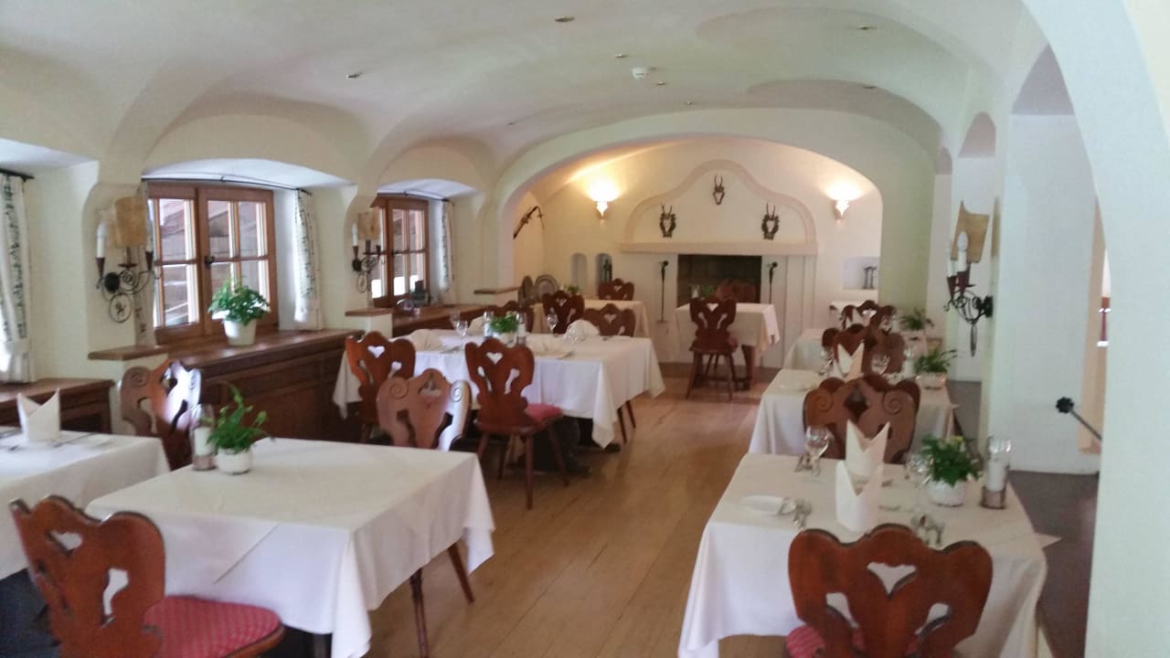 Speiseraum auf zwei Ebenen Berghotel Rehlegg