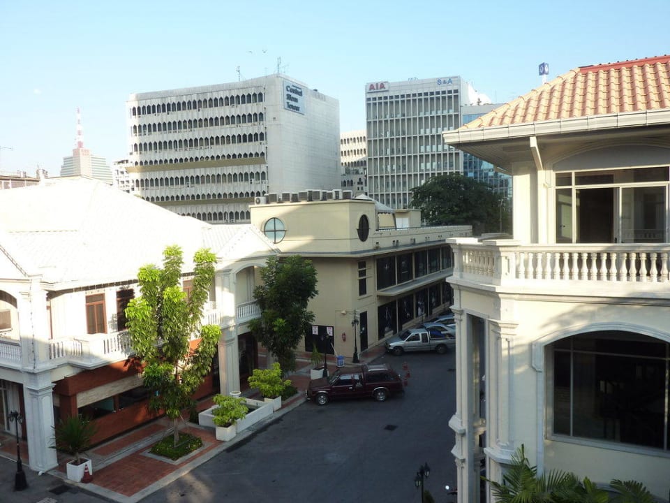 Blick vom Balkon Hotel The Heritage Baan Silom