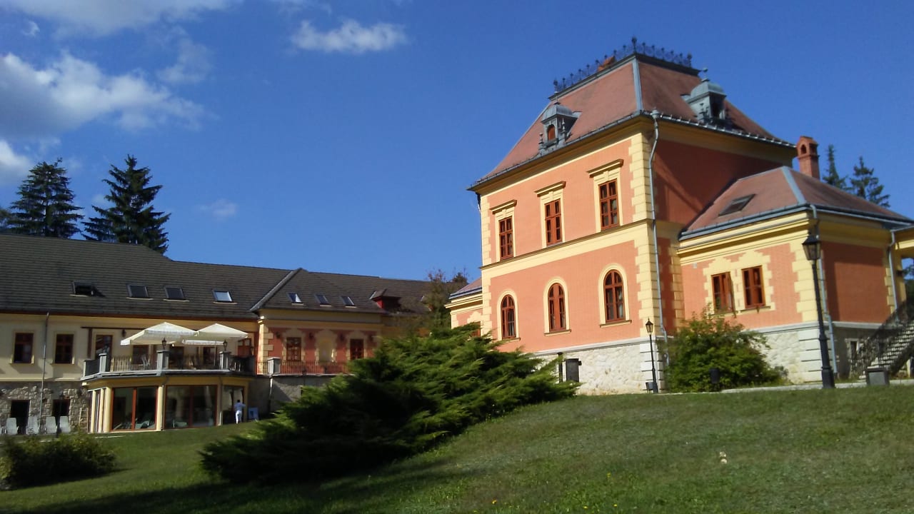 Außenansicht Kastélyhotel Sasvár Resort