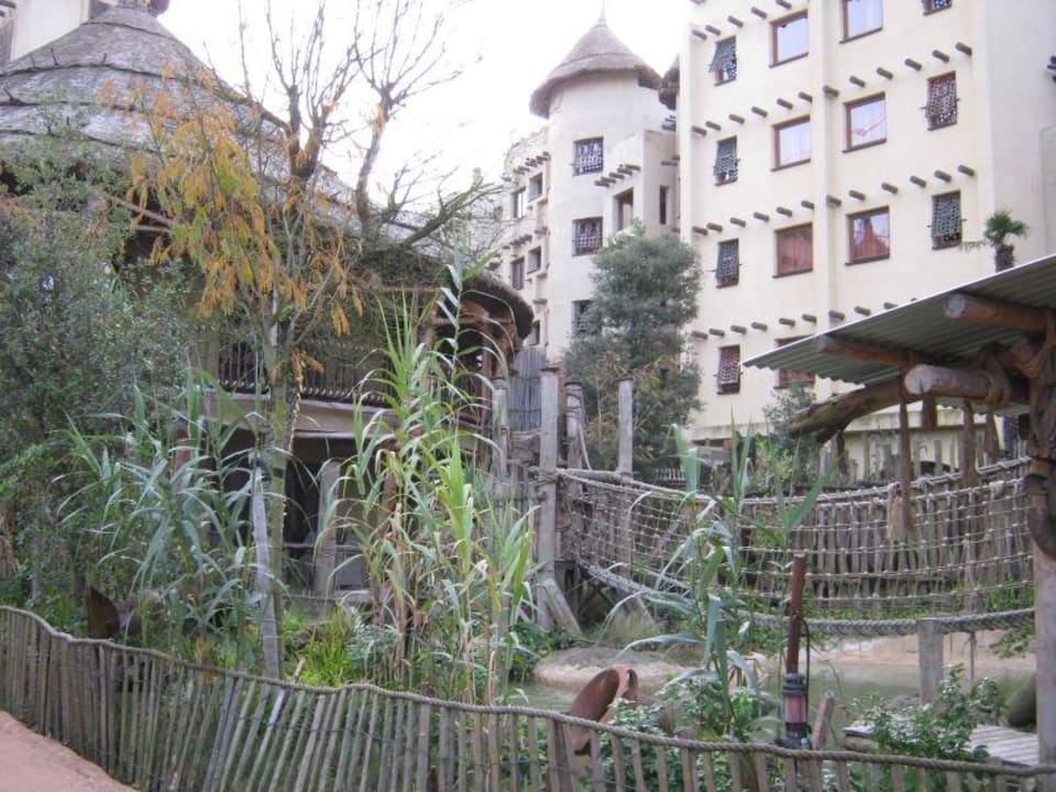 Blick zu den Zimmern Hotel Matamba - Phantasialand Erlebnishotel
