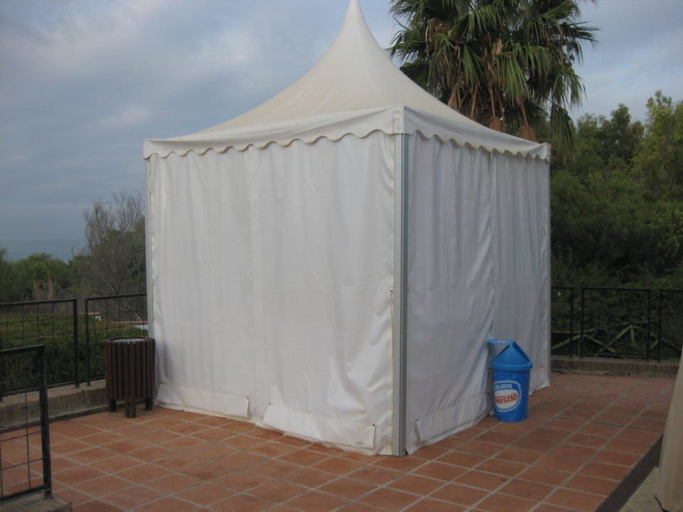 Kleiner Kiosk mit Handtuchausgabe Fuerte Conil-Resort