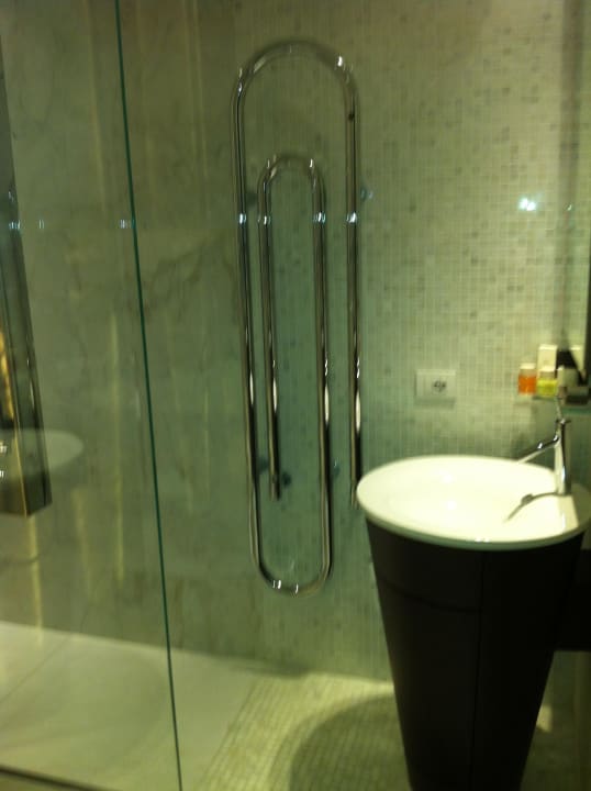 Sep. Dusche mit 2 Waschbecken Apartments Platinhome Ricasoli