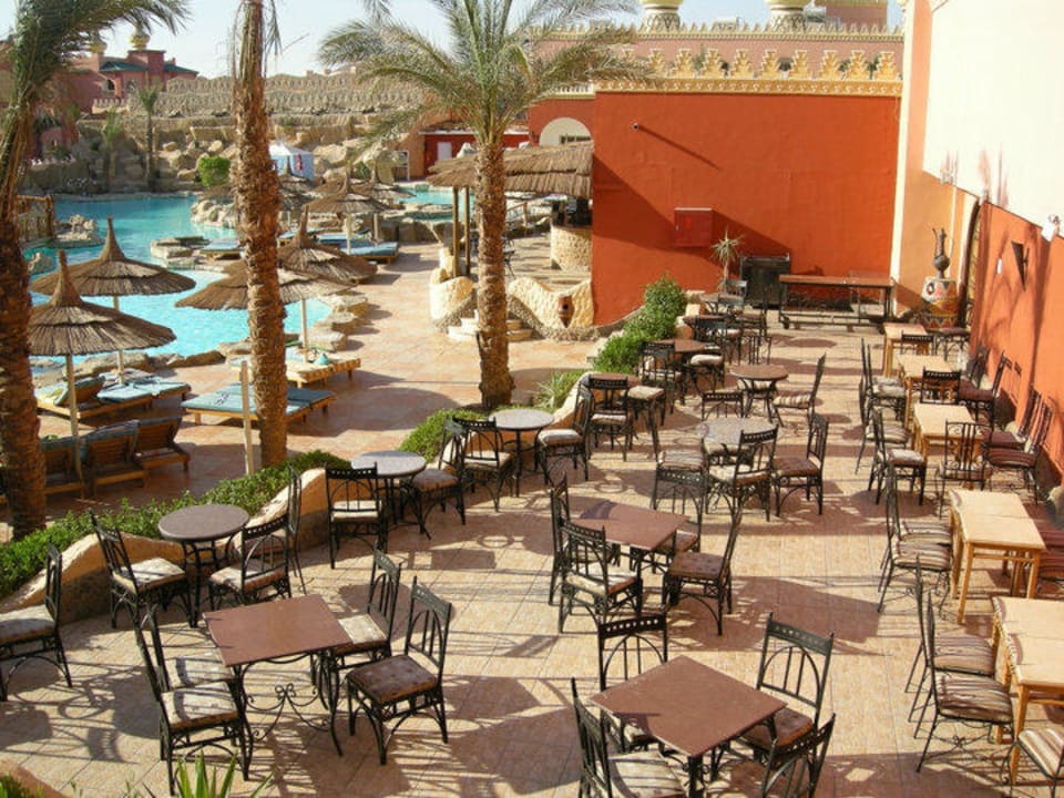 Terrasse der marokkanischen Restaurants Pickalbatros Alf Leila Wa Leila Resort - Neverland Hurghada