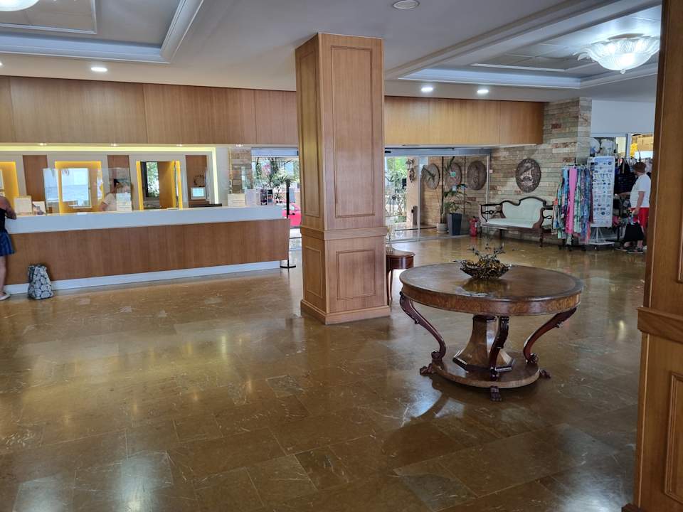 Lobby Elea Beach Hotel