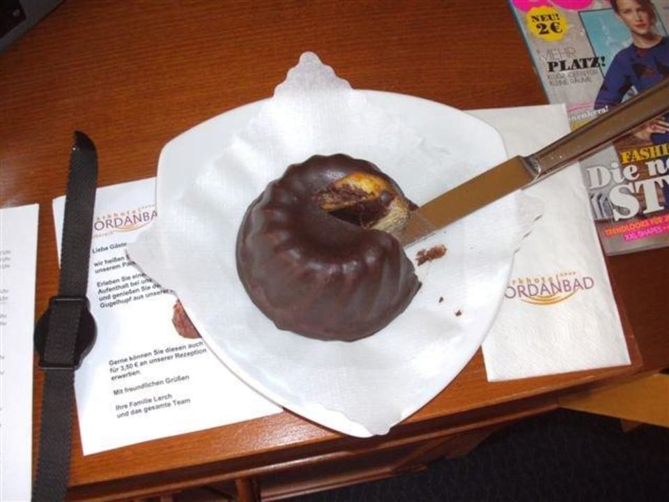 Willkommenskuchen im Zimmer lecker! Dorint Parkhotel Jordanbad