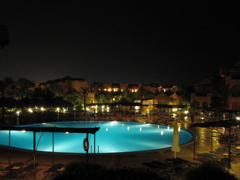 Blick auf den Pool vom Makadi Oasis Resort by nig Jaz Makadi Oasis Resort